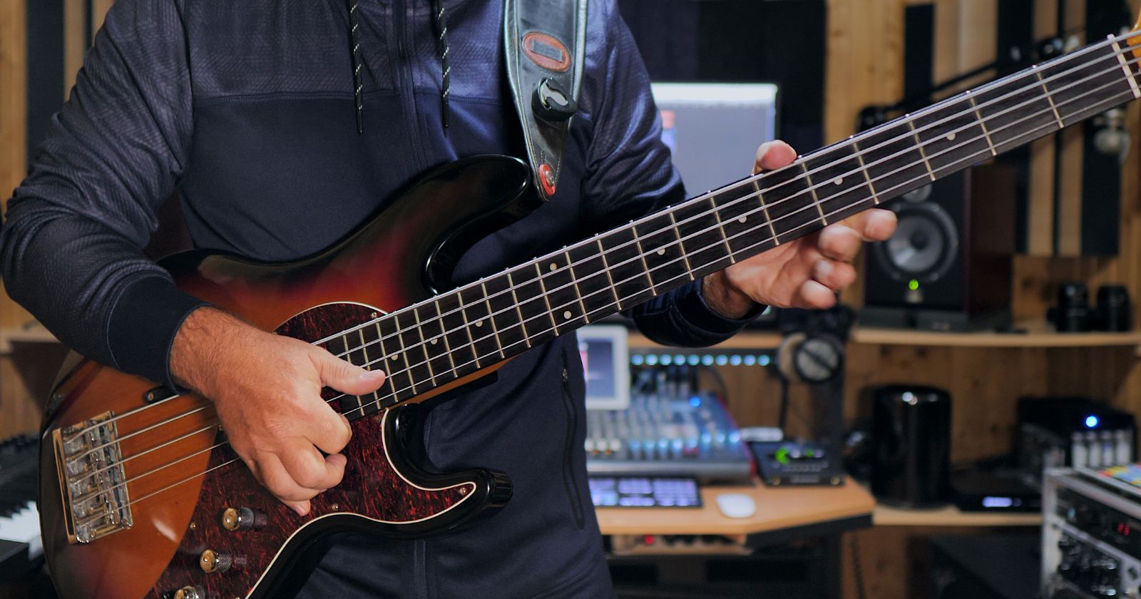 How Do I Connect My Bass Guitar To My Computer